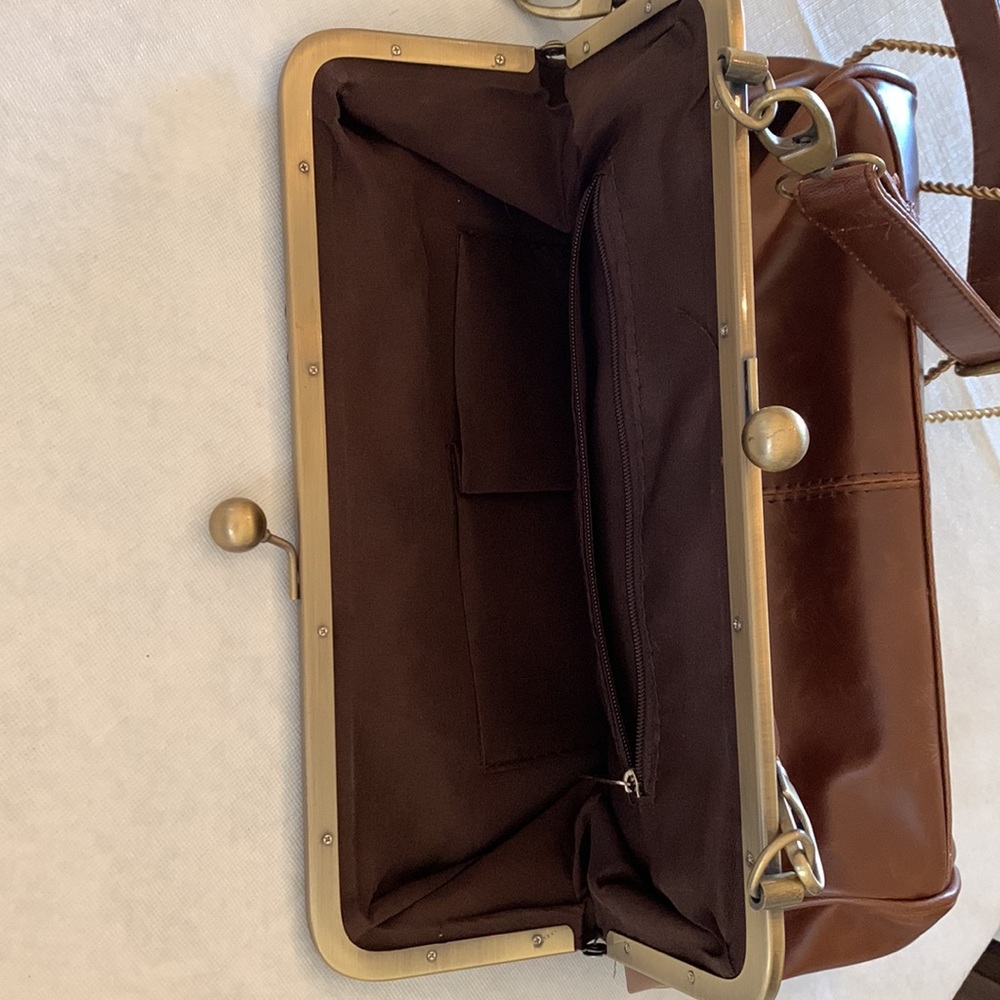 Classic Brown Leather Shoulder Bag with kiss lock clasp - Picture 5 of 5